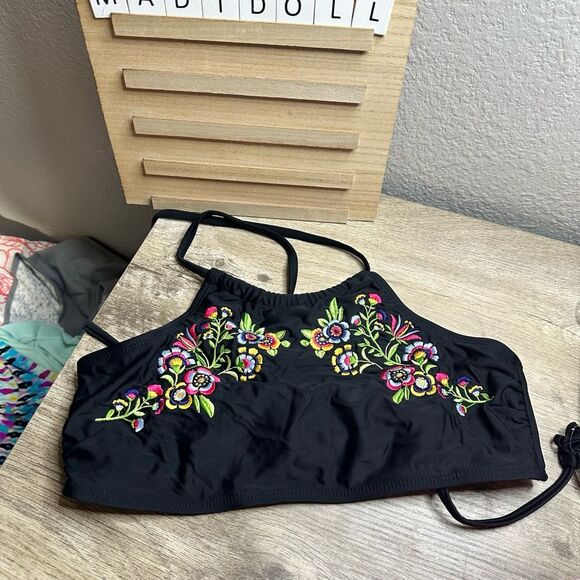 California Sunshine Women’s Medium Embroidered Unpadded Swim Top - Picture 2 of 4